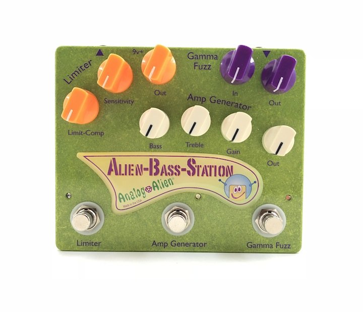 Analog Alien Bass Station — photo 1