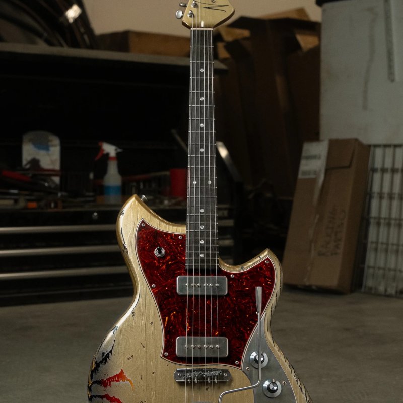 Novos Guitars Dealer Ltd. Serus J - Shoreline Gold over '64 3-Tone Burst